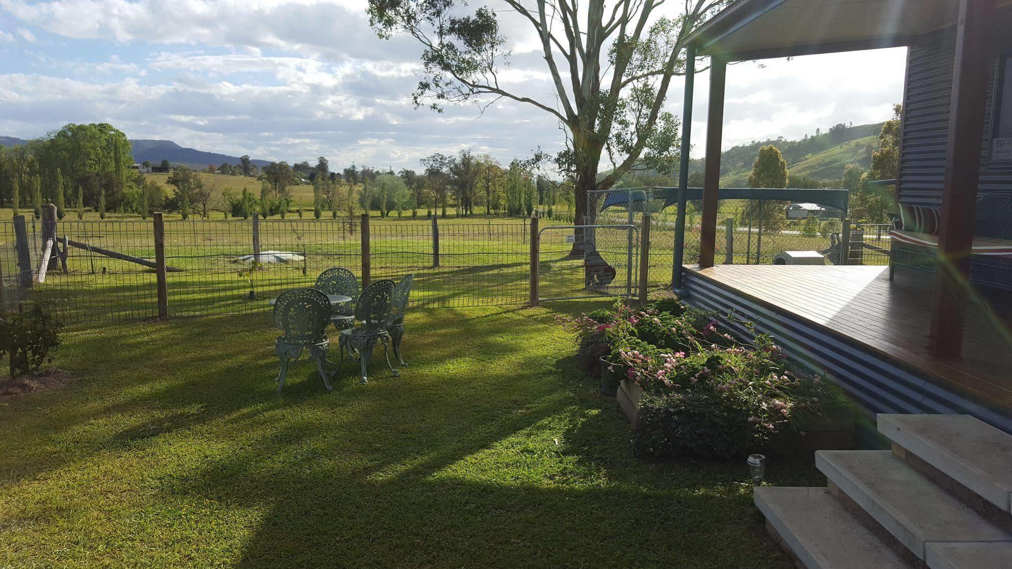 The Wattle Lodge Glendon Brook Exterior foto